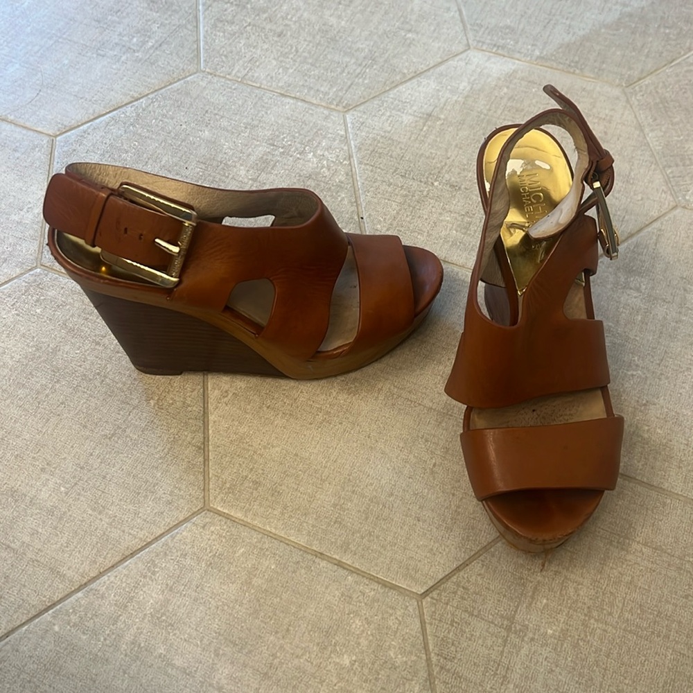 Michael Kors Josephine Wedge Size 6